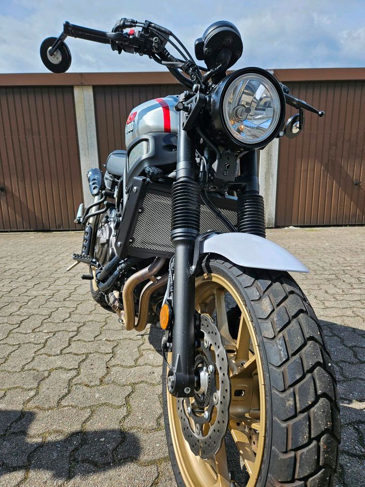 Yamaha XSR 700 Tribute + klasse Umbau in Reinbek