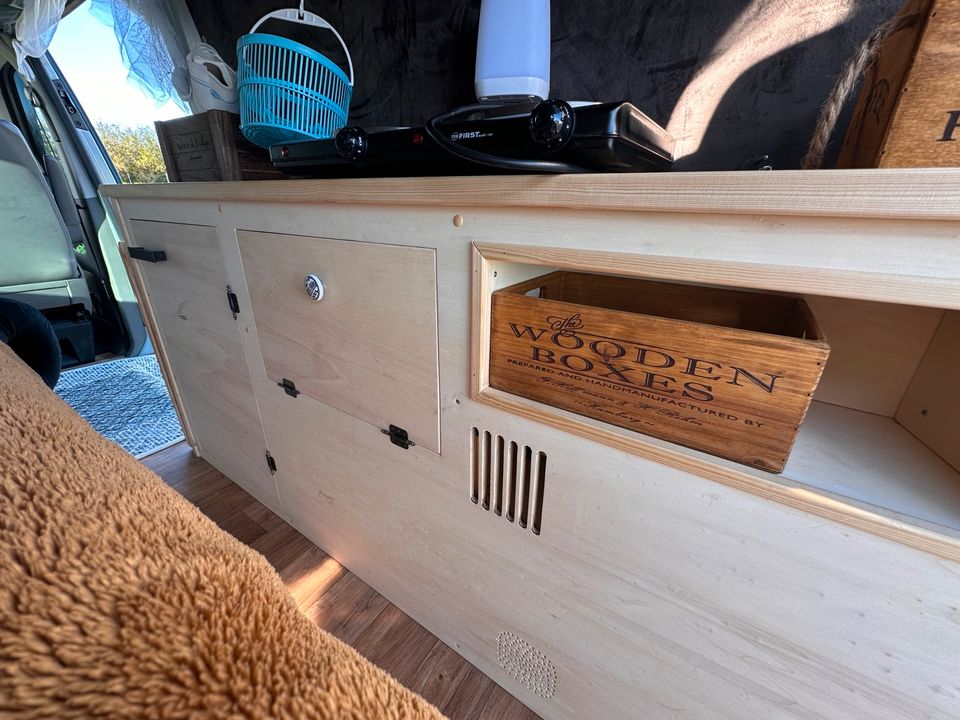 VW T5 Transporter 2,5 TDI mit DIY Campingausbau in Pantelitz