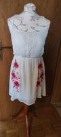 Weißes Kleid, Blumen, Größe M, Bershka, Sommerkleid Baden-Württemberg - Neuhausen Vorschau