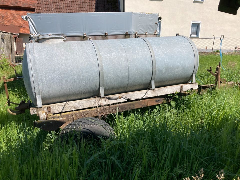 Wasserfass, Odelfass, Jauchefass, 1000 Liter, Tränke, Kuh in Leinburg