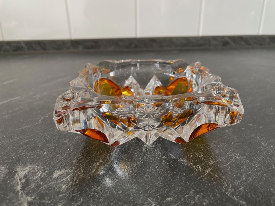Aschenbecher Kristallglas bernsteinfarbener Überfang in Hannover