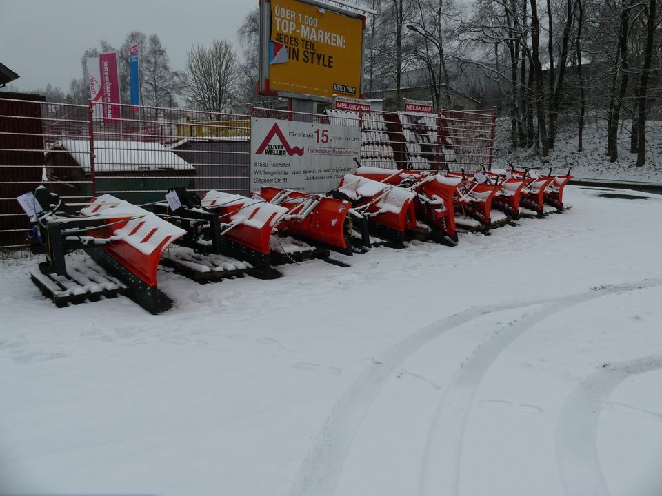 Schneeschild, Schneepflug für Kleintraktoren in Reichshof