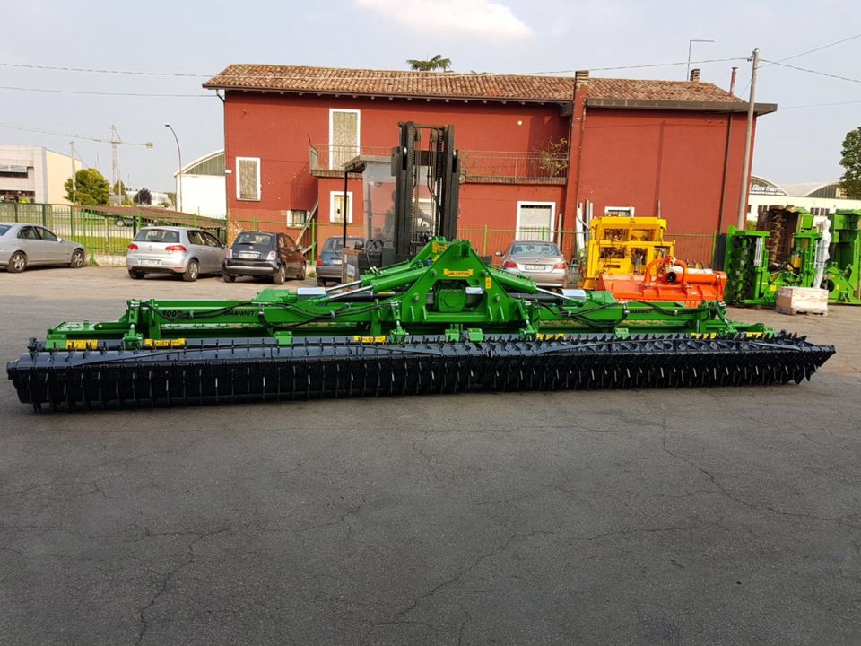 Valentini Kreiselegge Mammut 8000 für John Deere Fendt Case in Hemau