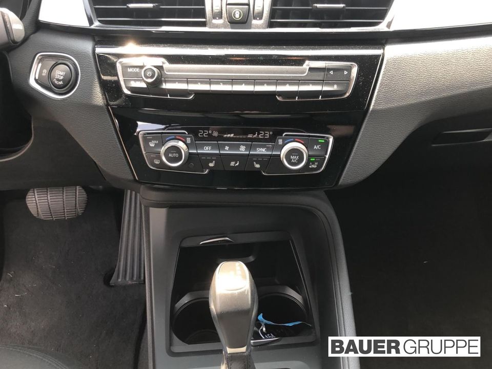 BMW X1 sDrive18d Autom. Navi AHK SHZ PDC Parkassiste in Schleswig