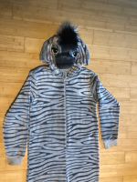 Zebra Jumpsuit Karnevalskostüm Gr. 164, flauschig, grau, C&A Bochum - Bochum-Südwest Vorschau