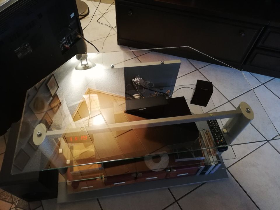 Phono-, TV-Schrank aus Glas und Holz in Spay