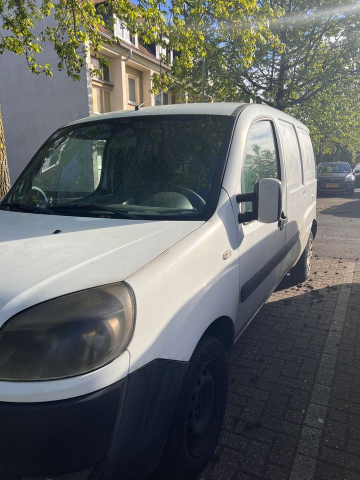 Fiat Doblo Maxi 1,3 Multijet mit AHK Tüv 10/2025 in Recklinghausen