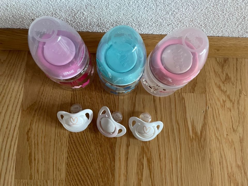 Tolles schönes NUK Baby Flaschen Glasflaschen und Schnuller Set in Ellwangen (Jagst)