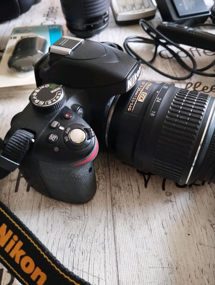 Nikon D3200 mit viel Zubehör in Schweinfurt