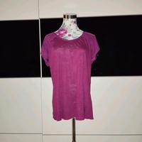Baumwollmix T-Shirt in Magenta Neuwertig Gr.42/44 Bayern - Augsburg Vorschau