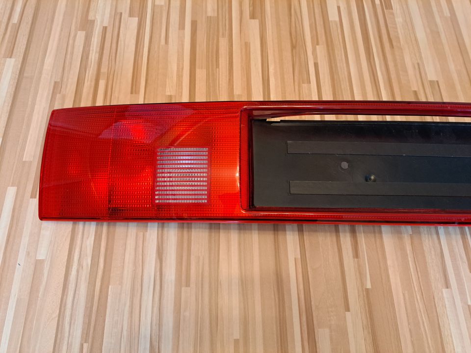 Heckleuchtenband Audi Cabrio, Rückleuchte, Rücklicht 8G0945225 in Oberhausen