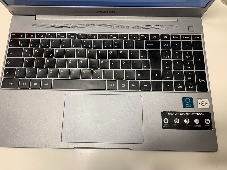 Medion Laptop Windows 11 in Stuttgart