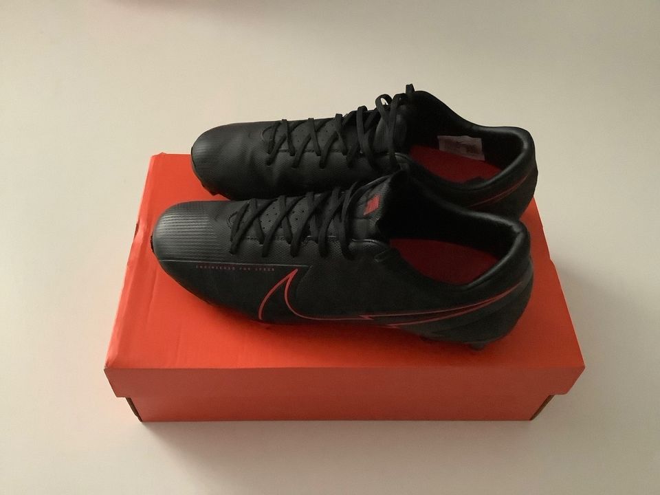 Nike Vapor 13 Academy FG / MG Fussball Größe 41 Farbe schwarz rot in Erfurt