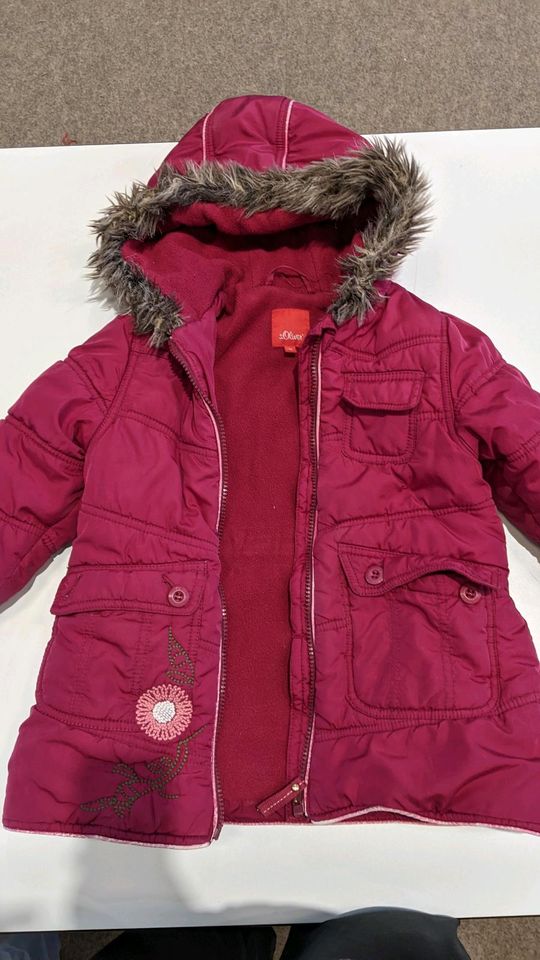 Rote Winterjacke von S'Oliver in Diedorf