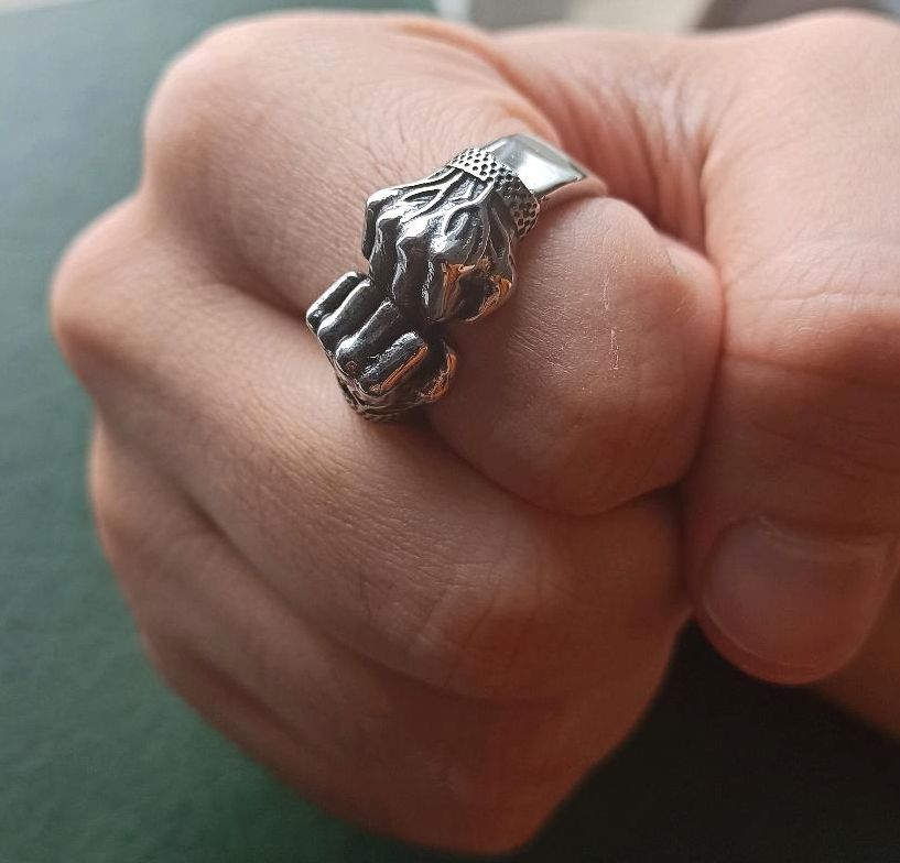 Fingerring Faust Krieger Ring aus Edelstahl Neu in Gießen