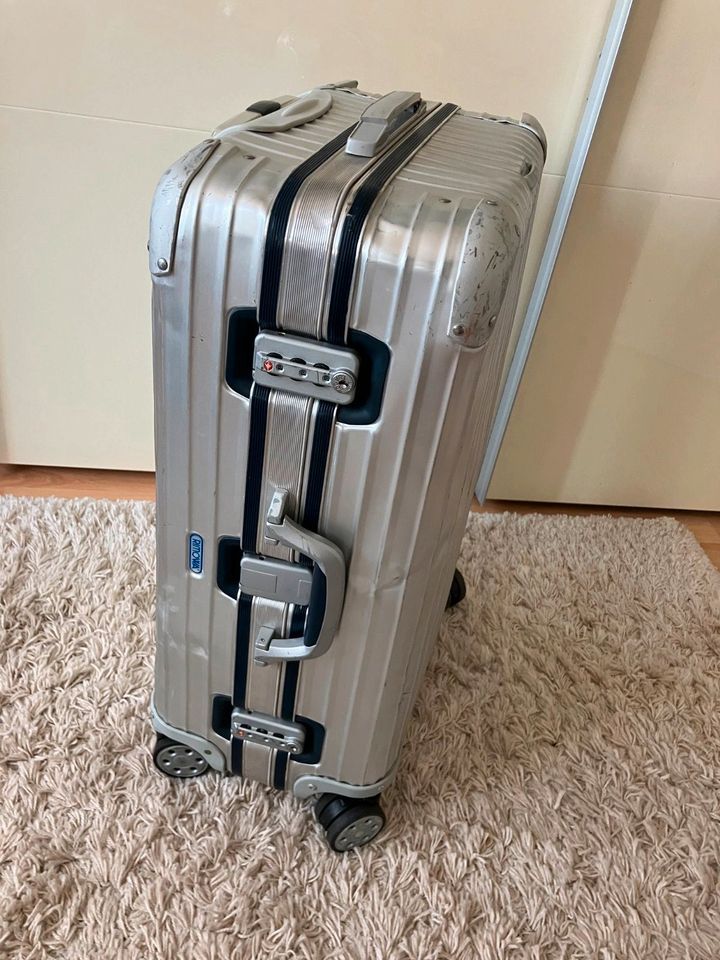 RIMOWA Koffer Multiwheel Trolley Alu Gepäck Silver Integral M in Frankfurt am Main