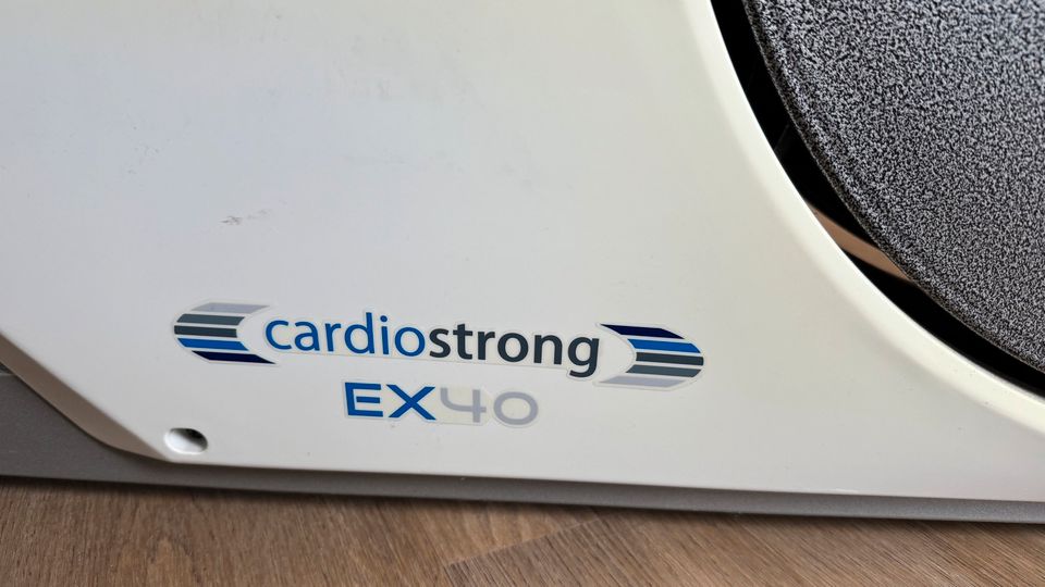 Crosstrainer cardiostrong EX40 in Gerlingen