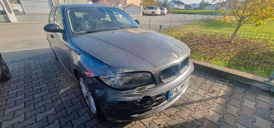 BMW 120d Unfall in Regensburg