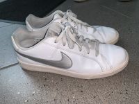 Nike Schuhe weiß/silber Nordrhein-Westfalen - Bünde Vorschau