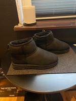 UGG Mini Classic Boots Schwarz Gr.40 Altona - Hamburg Blankenese Vorschau