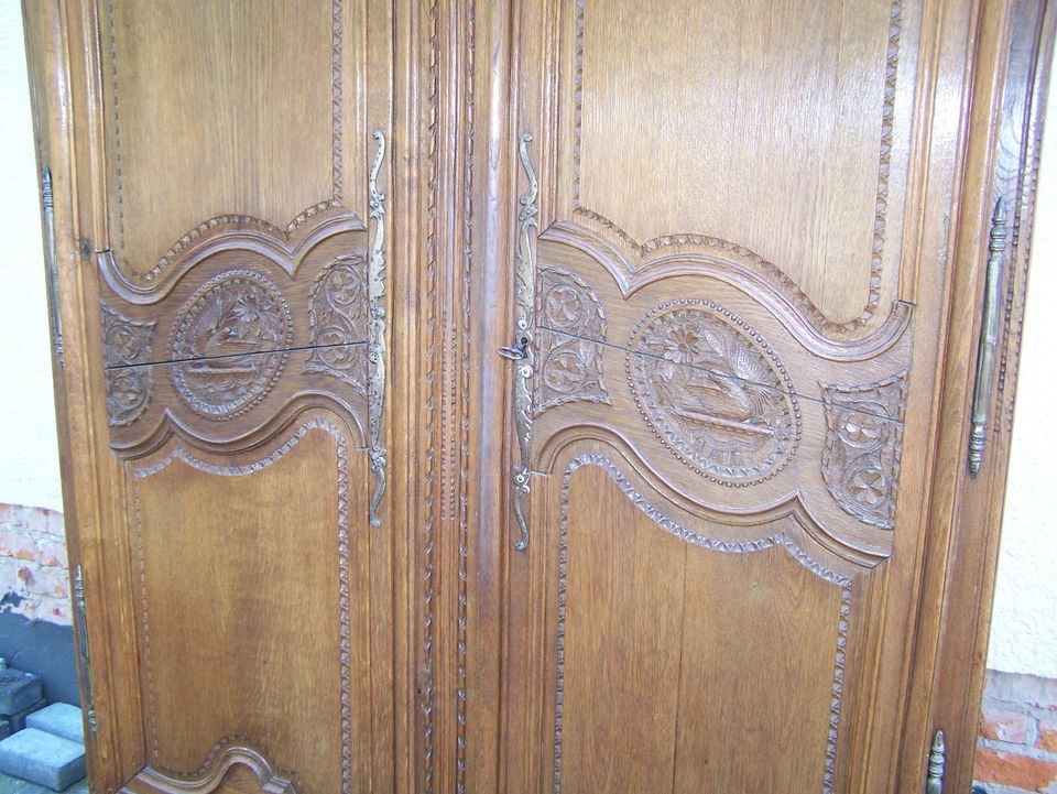 Biedermeier Schrank in massiver Eiche / Hochzeitsschrank in Annweiler am Trifels