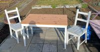 Verkaufe Tisch mit 2 Stühlen Sachsen - Riesa Vorschau