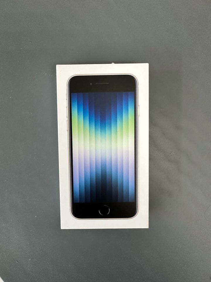 iPhone SE 2022 / 64GB / STARLIGHT / NEU & VERSIEGELT / OVP / RECHNUNG in Wuppertal