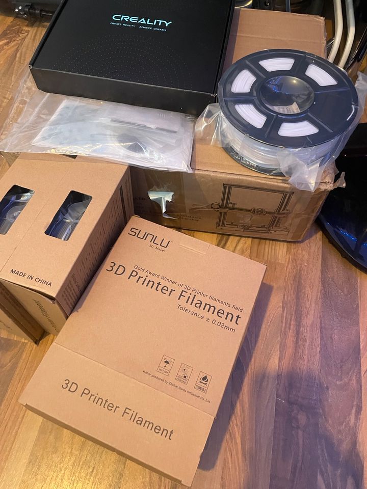 Creality Ender 3 + 3,5 kg PETG Filament (3d printer/druker ) in Gifhorn