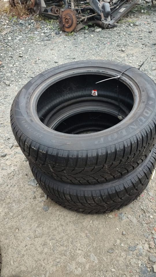 2x 235/55/R18 Dunlop Winterreifen 6mm (DOT:2315) in Bad Harzburg