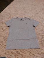 Tommy Hilfiger Shirt T-Shirt grau meliert Gr. 164 Bayern - Klingenberg am Main Vorschau