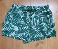 Esmara Damen Sommer Shorts Gr.44/46 L grün weiß Blattmuster Nordrhein-Westfalen - Herne Vorschau