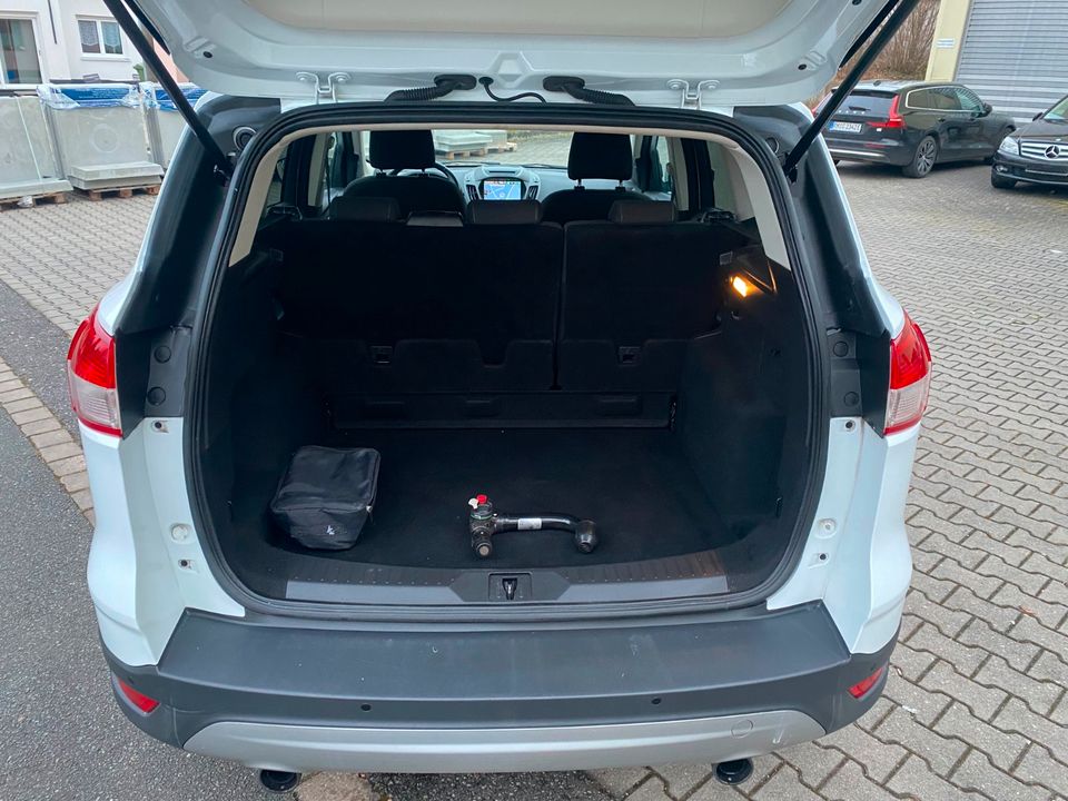 Ford Kuga Sync Edition 1 Hand Scheckheft in Schwabach