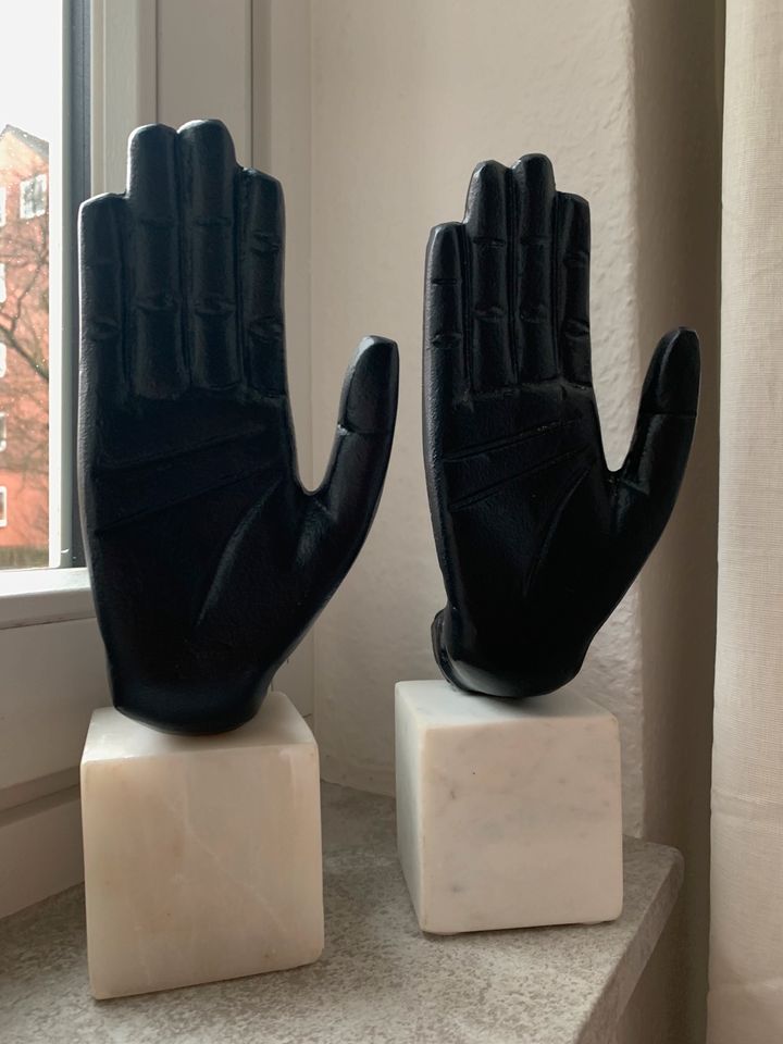 Buchstützen / Deko Hand-Figur in Lübeck