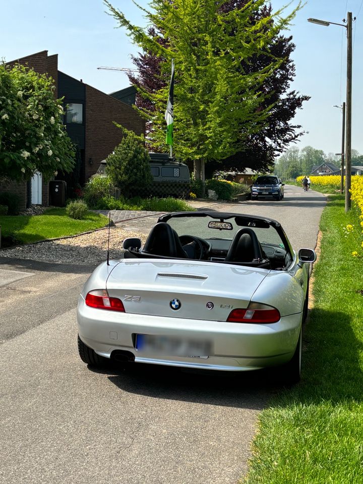 BMW Z3 Roadster 1.9i Sport Edition, Facelift. EZ 2003 in Mönchengladbach