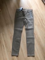 Neu Damenhose Brax Mila Gr. 42L, 32/34 Niedersachsen - Laatzen Vorschau