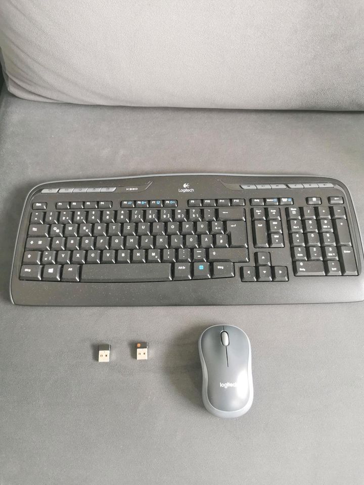 Logitech Funktastatur K 330  Maus  M 185 in Mettmann