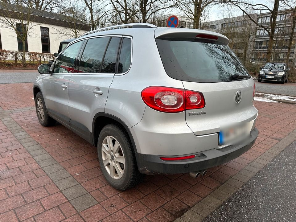 Volkswagen Tiguan Allrad 4x4 Automatik Getriebe wenig gelaufen. in Hamburg