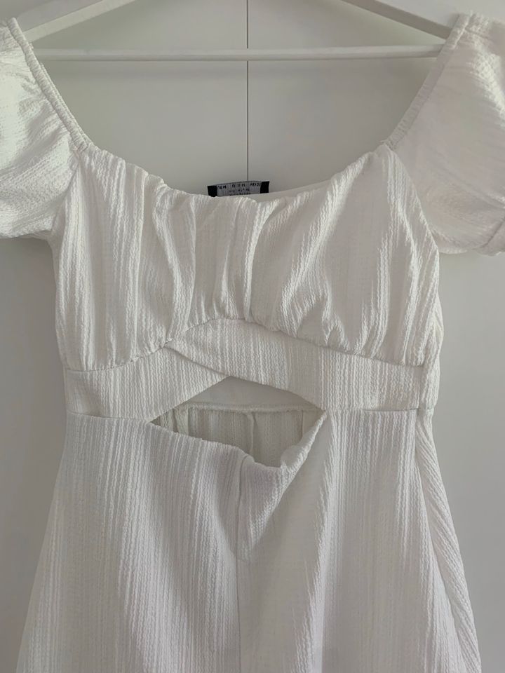 BERSHKA Jumpsuit weiß Gr. M, Neu und ungetragen in München