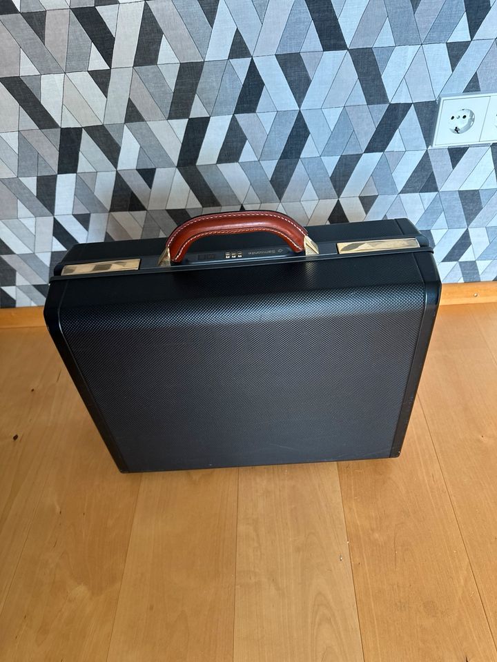 Aktenkoffer von Samsonite für den stilvollen Auftritt in Durmersheim