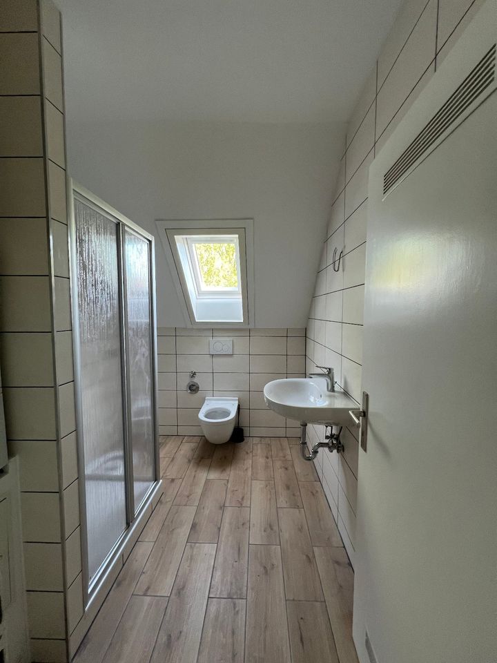 Geräumige 3 Zimmer Wohnung mit frisch saniertem Badezimmer in Uetze