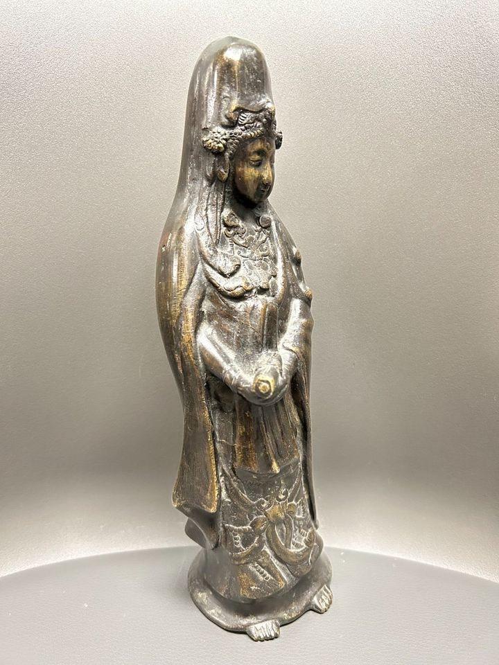 Alte GUANYIN Avalokiteshvara Buddha Bronze Tibet China 30cm in Karlsfeld