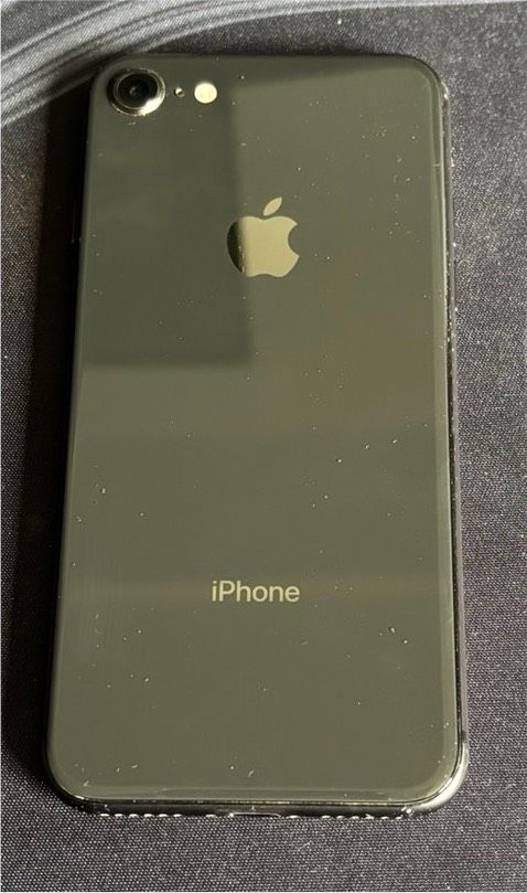 iPhone 8 von Refurbed in München
