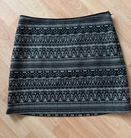 Esprit Rock schwarz/weiss Gr. 40 bzw L wie NEU Bonn - Duisdorf Vorschau