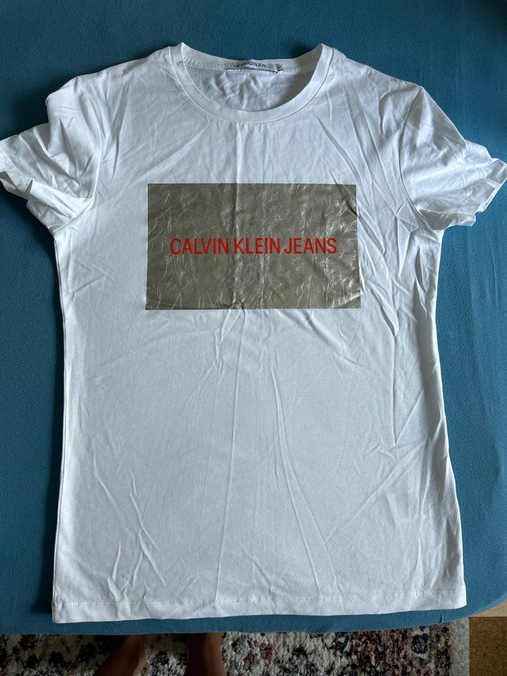 Calvin Klein T-shirt in Gr. M ungetragnen in München