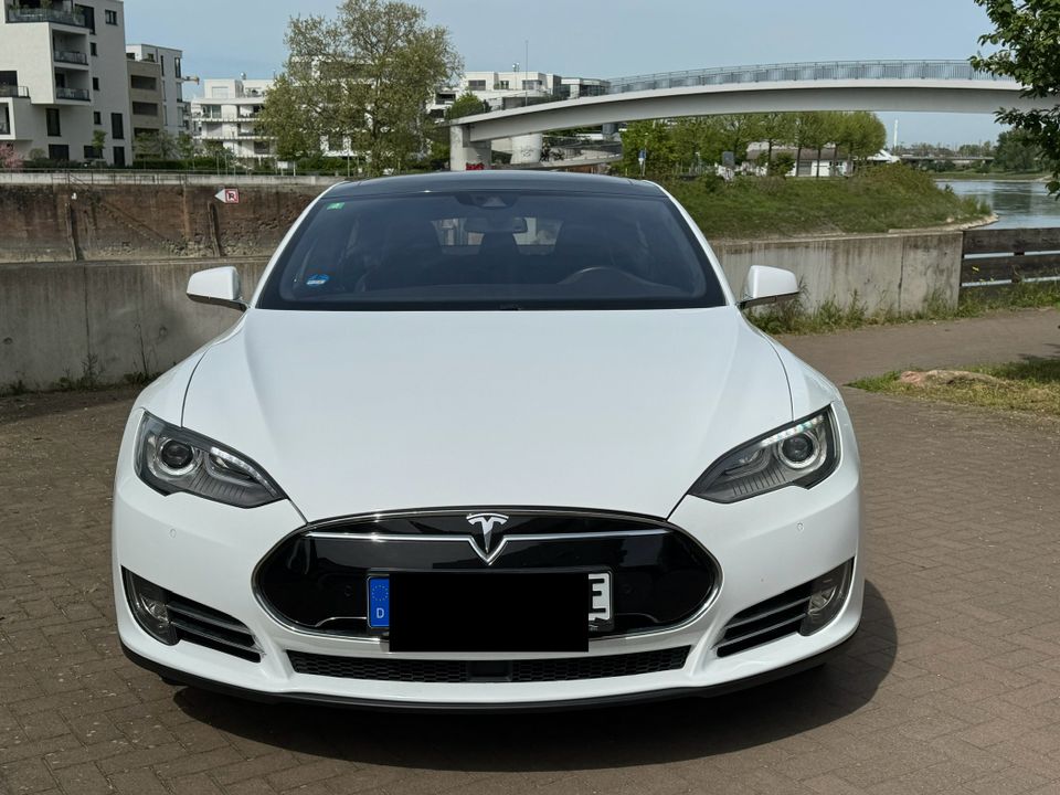 Tesla Model S 85|MCU2|CCS|AP1|22kW Doppel|Pano|SuperCharger Free in München