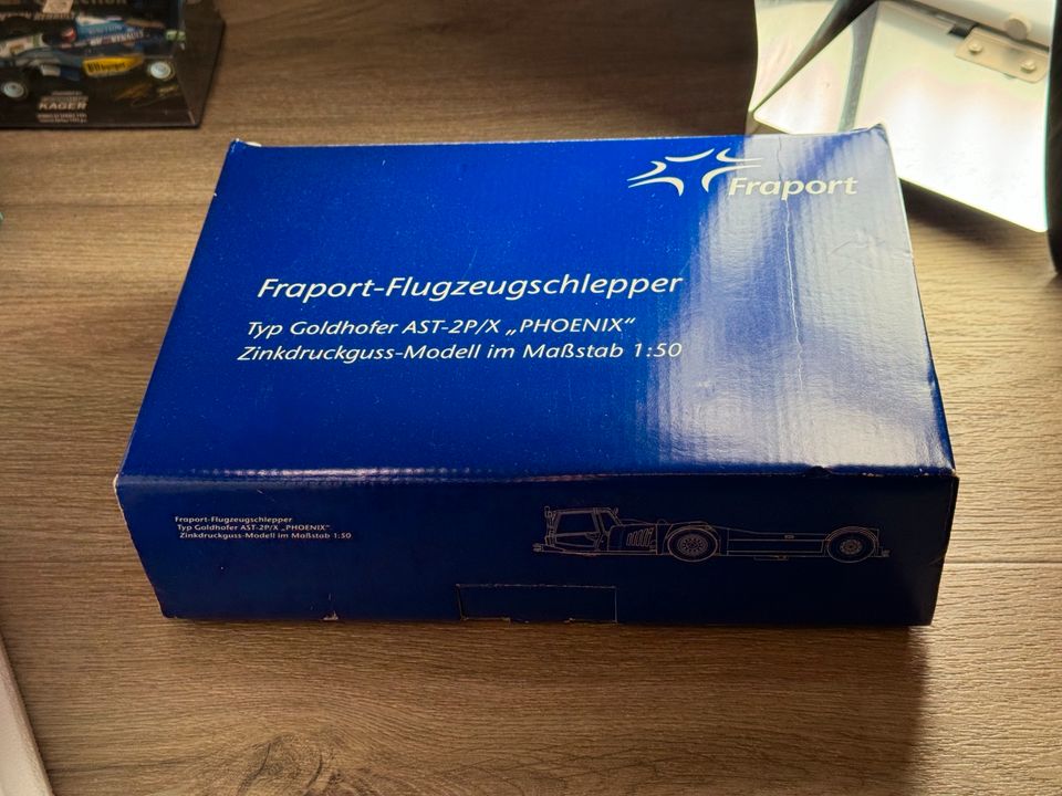 fraport flugzeugschlepper goldhofer 1:50 ast-2p/x Modellauto in Karben