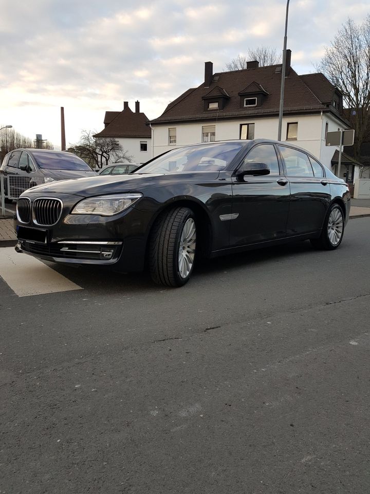 BMW 750Li -Vollausstattung! Top Zustand in Braunfels