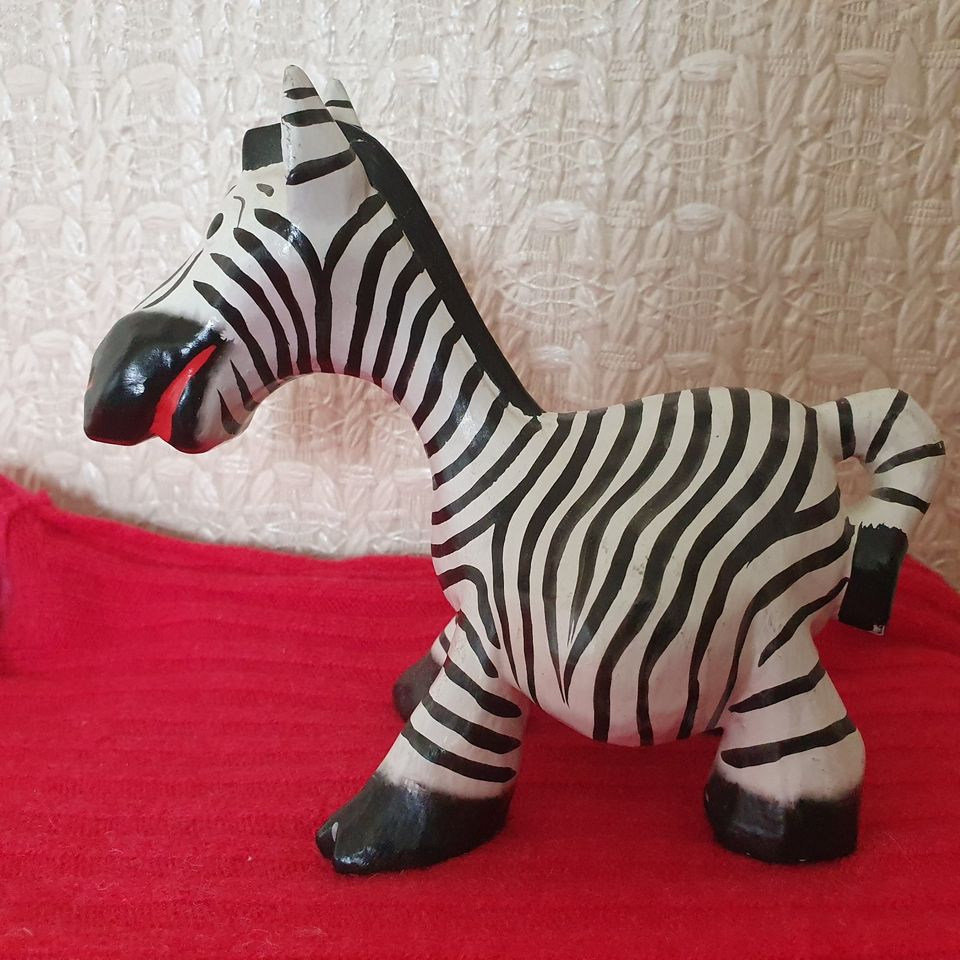 Deko-Figur, Holz Zebra, Holzschnitzerei bemalt, HANDARBEiT, 15 cm in Gronau (Westfalen)