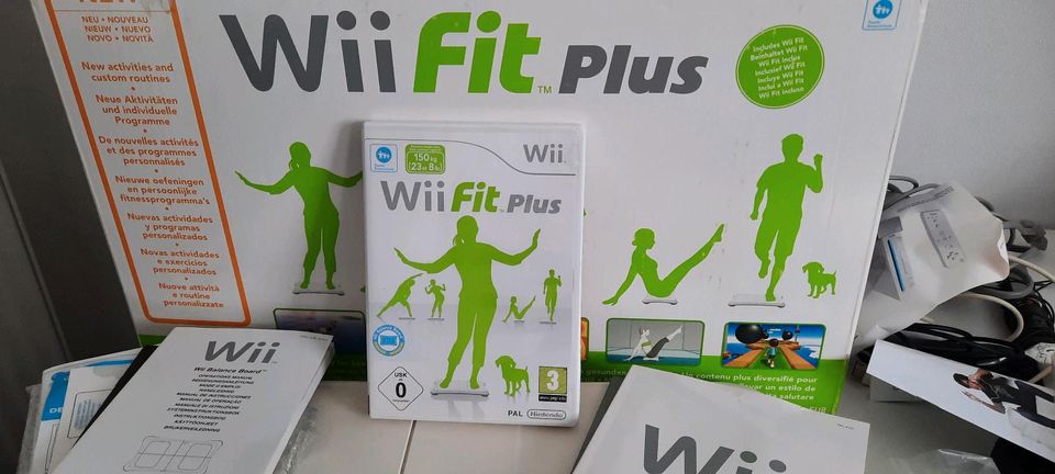 Nintendo Wii mit Wii fit Plus in Oberhausen