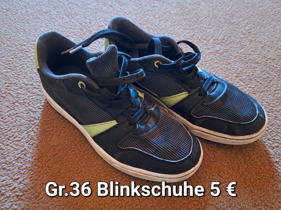 Gr.32,33,34,35,36,Hallenschuhe,Clogs,Sneaker, Aquaschuhe,Sport in Wenzendorf